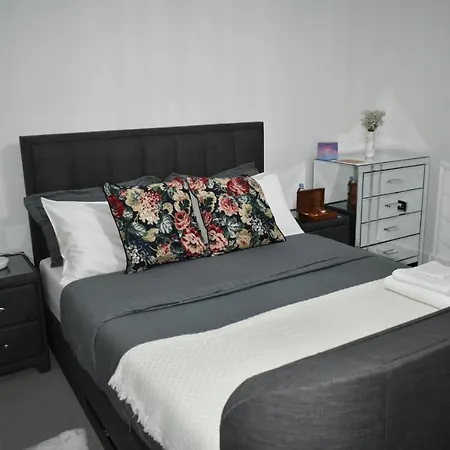 A Private En-Suite Bedroom In Bromley-By-Bow Londres Extérieur photo