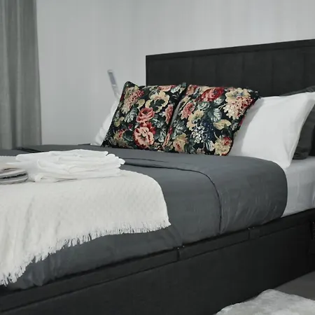 A Private En-Suite Bedroom In Bromley-By-Bow Londres Extérieur photo